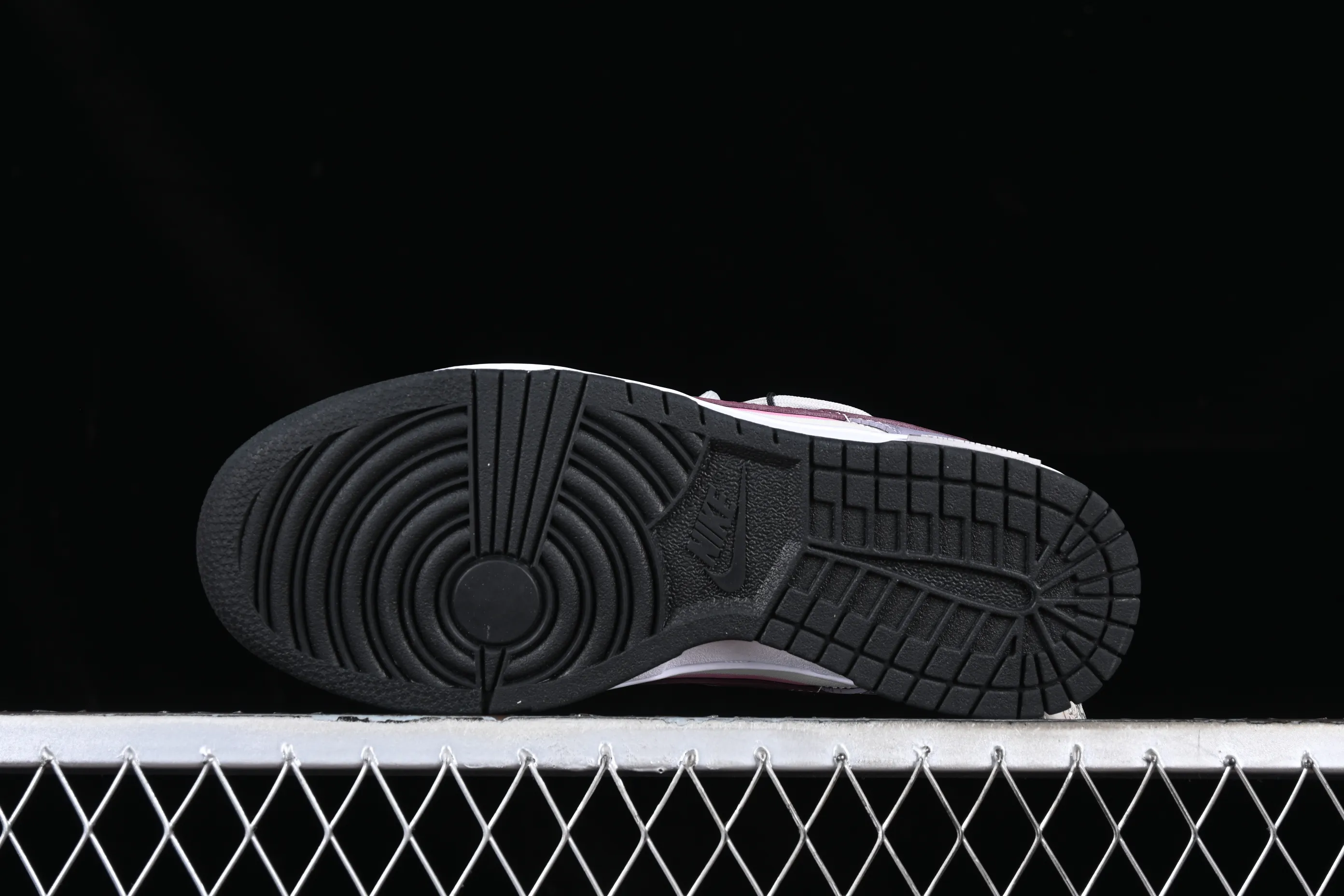 All Categories Nk SB Dunk Series Nk SB Dunk Low Low-top Sneakers Nk SB Dunk Low Panda Prank Tie-Dye Raspberry Printed Purple SB Strap Low-top Casual Sneakers DH9765-002